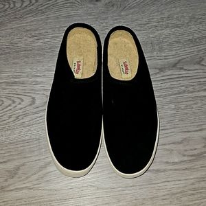 Like New Women's size 9 Black Seude Staheekum Slip-on Shoes